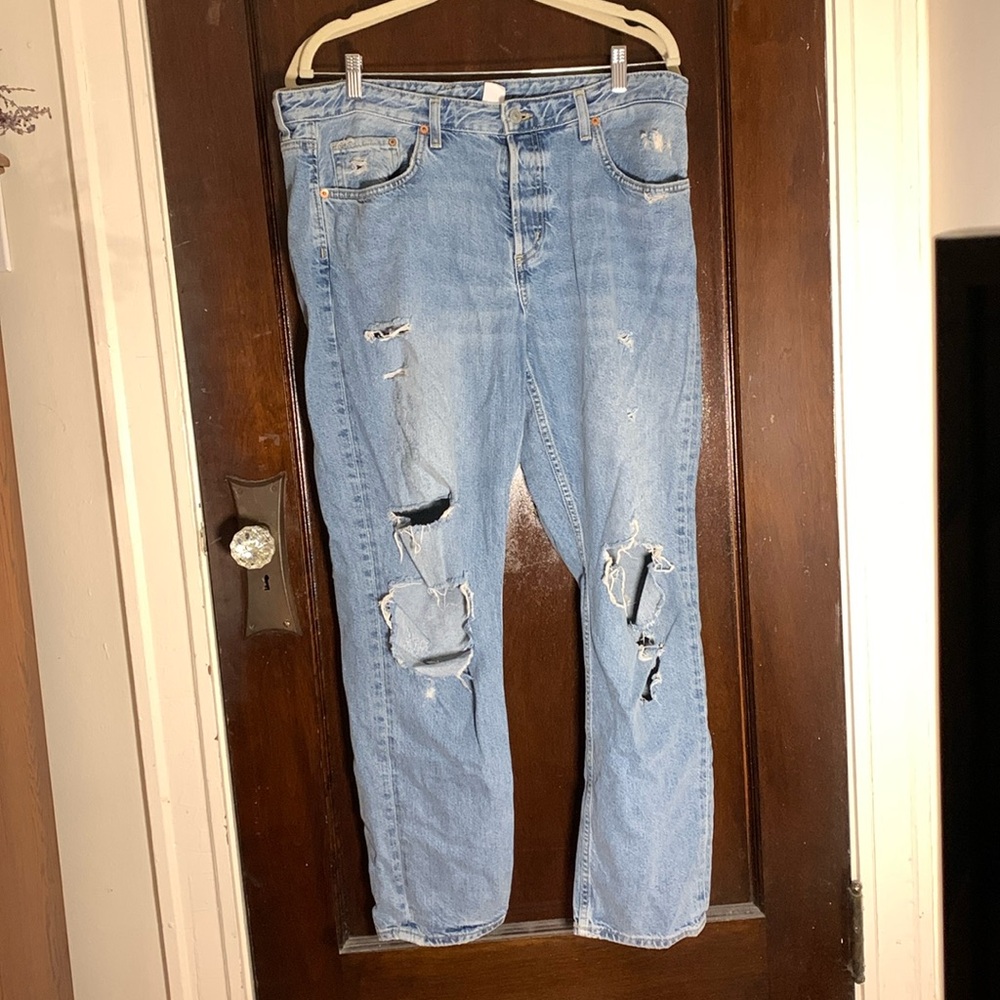 &Denim size 32 ripped boyfriend jeans